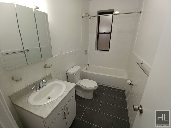 Photo - W 178 St Unidad 41