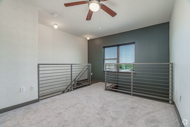 1BR, 1BA - 662SF - Bedroom