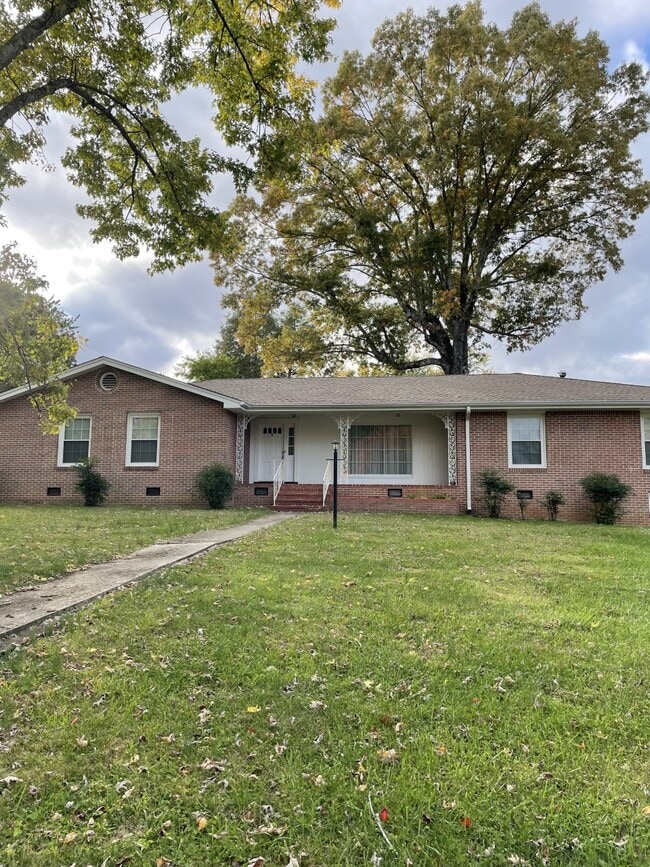 Photo - 1030 N Maple Ave Casa