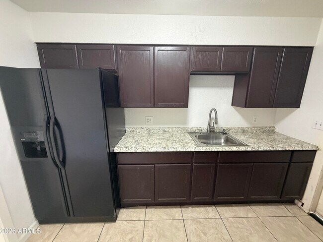 Photo - 625 E Broadway Rd