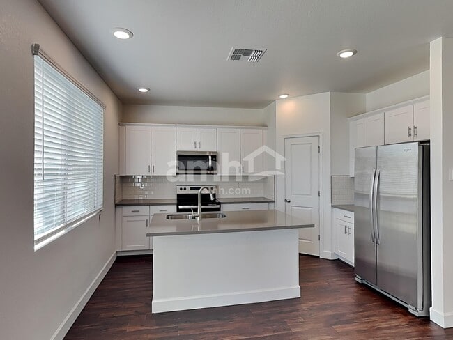 Photo - 8971 N 171st Dr