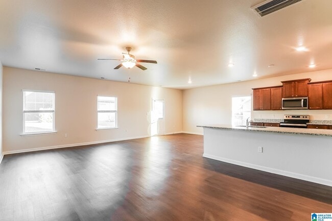 Photo - 1001 Pilgrim Ln