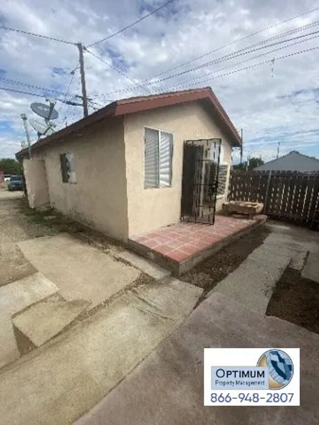 Building Photo - Spacious 1-Bedroom, 1-Bathroom Apartment w... Unit 165 W. O Street  C