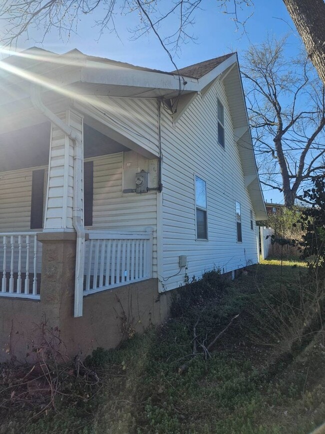 Photo - WOW! Look at this property ! You cant beat this price!