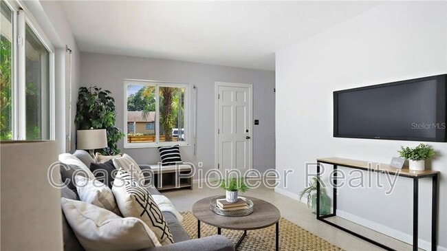 Photo - 325 42nd Ave N