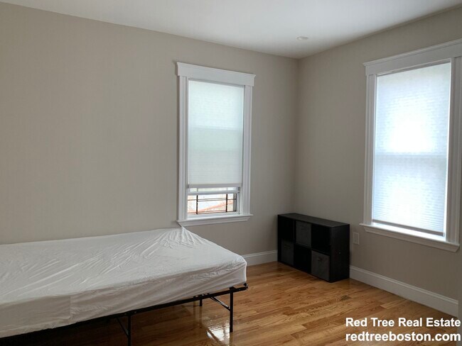 Photo - 146 Hillside St Unit 3