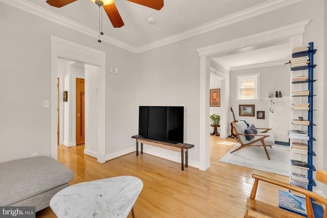 Photo - 821 Elder St NW