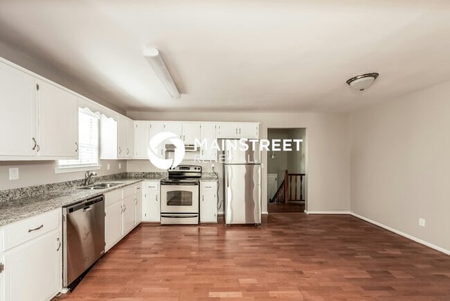 4 Bedroom Pet-Friendly Home in Birmingham, AL with Main Street Renewal