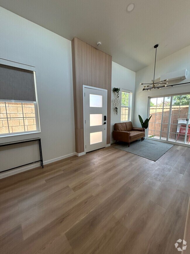 Building Photo - 4725 S Mae Wy Rental