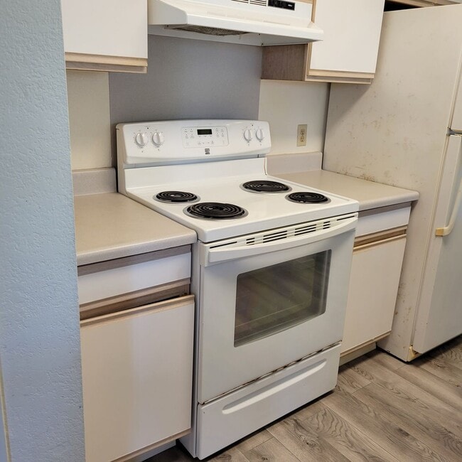 Photo - Northpointe Townhouse - 2 bedrooms, 2 baths, 2 parkings