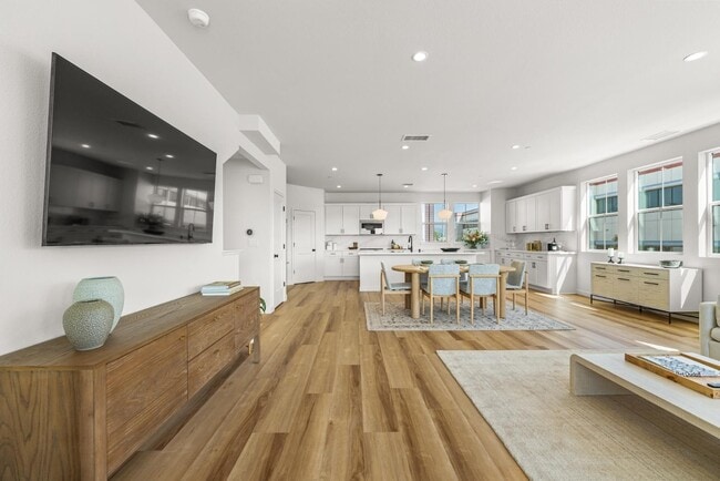 Photo - 212 Wakeful Wy