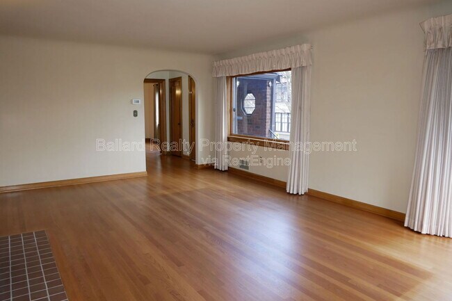 Photo - 1403 2nd Ave N