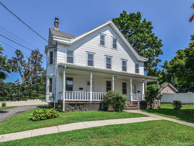 Building Photo - 114 Sea Cliff Ave