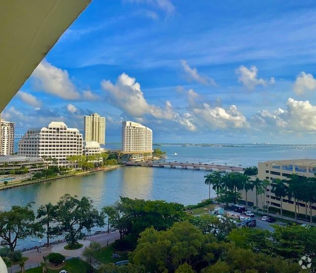 Building Photo - 495 Brickell Ave Unit 1111 Rental