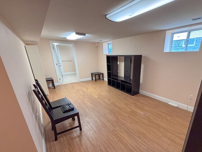 36 Oxford Ave