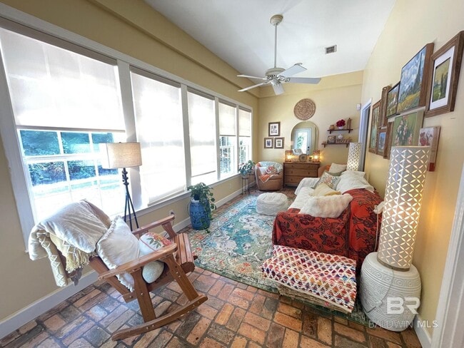 Photo - 31072 Oakleigh Dr