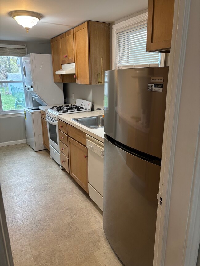 Kitchen - 40 Union St Unit #3