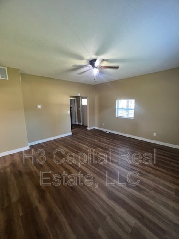 Photo - 232 N Hesperia St