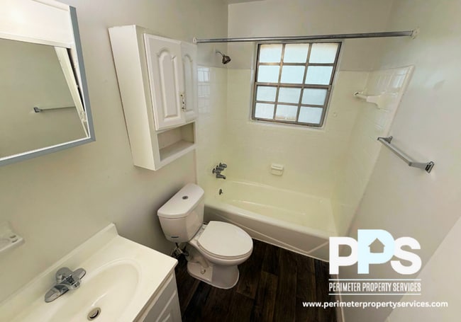 Photo - 1730 Sams St