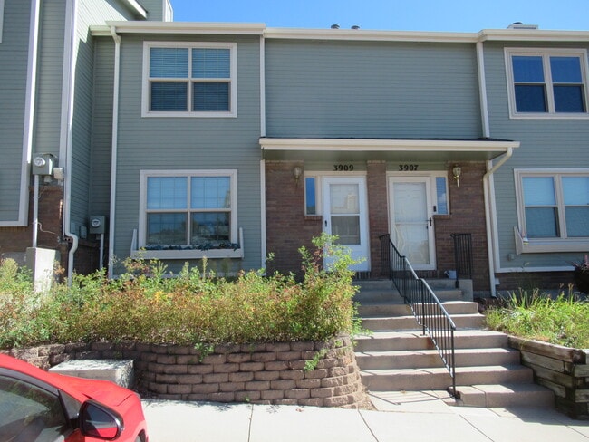 Building Photo - 3909 Smoke Tree Dr