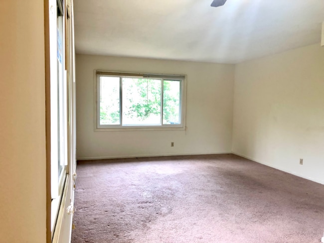 Photo - 2006 NW Hickory Ln