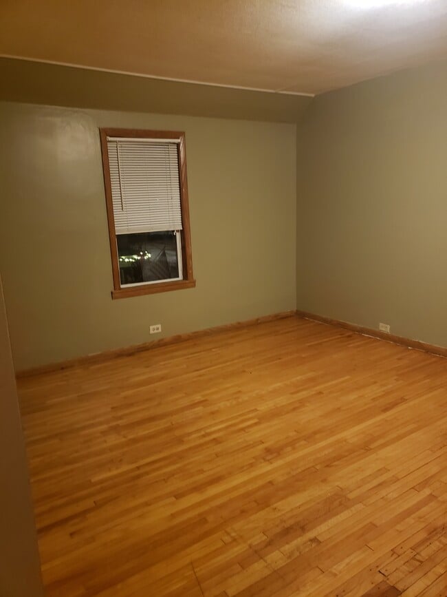 Photo - 3822 W 5th St Unit 2 bedroom, 1 bathroom upper