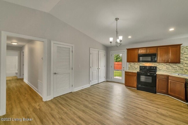 Photo - 2718 Bagby Way