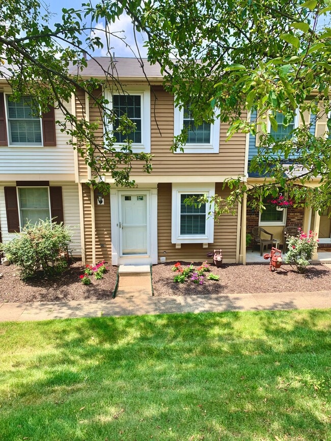 Photo - 222 Shadowlawn Cir