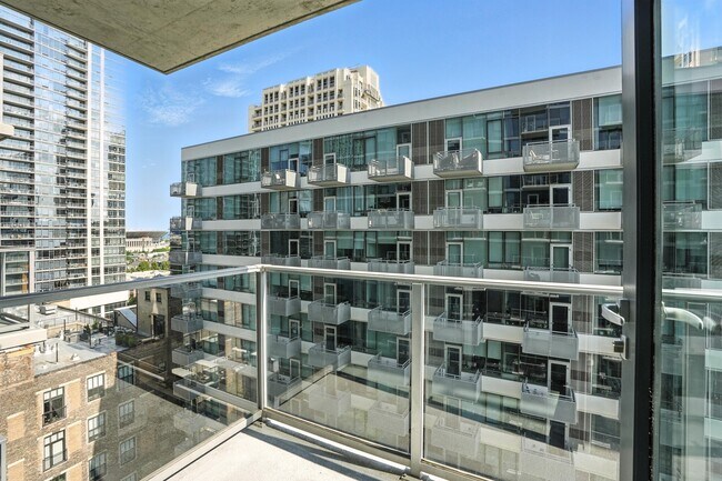 Photo - 1343 S Wabash Ave