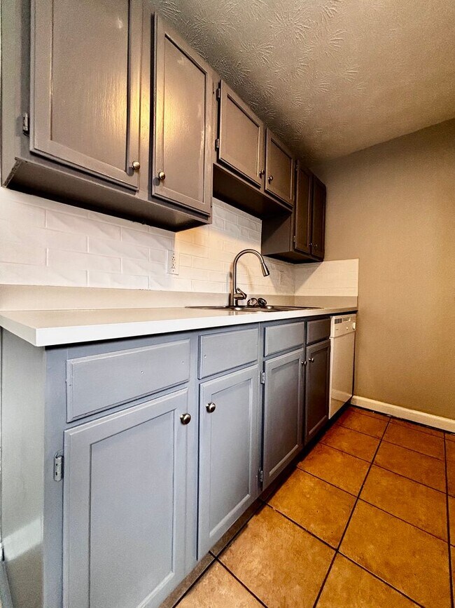 Photo - A Fresh Start: Renovated 2-Bedroom in Serene Englewood with Washer/Dryer Hookups! Unit 521 Apt 3