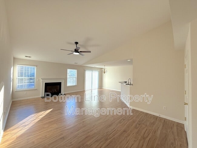 Photo - 7004 Paddle Wheel Ln