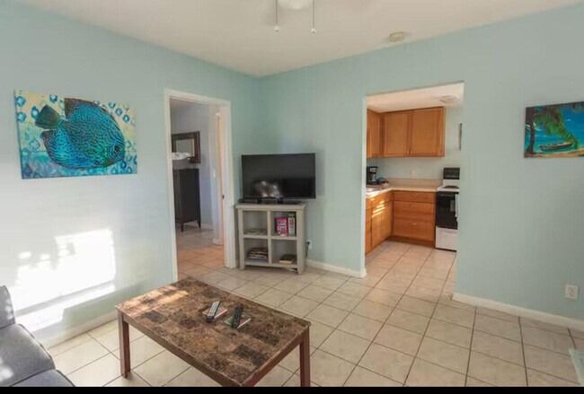 Photo - 922 Coquina Ln
