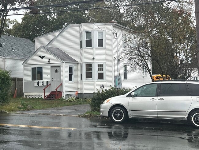 Photo - 72 Maple St Unidad 1st floor