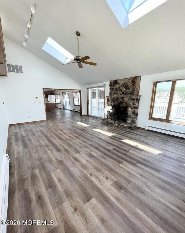 Photo - 222 Marine Plaza Unidad A