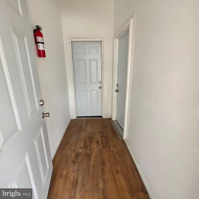 Photo - 1617 Wakeling St