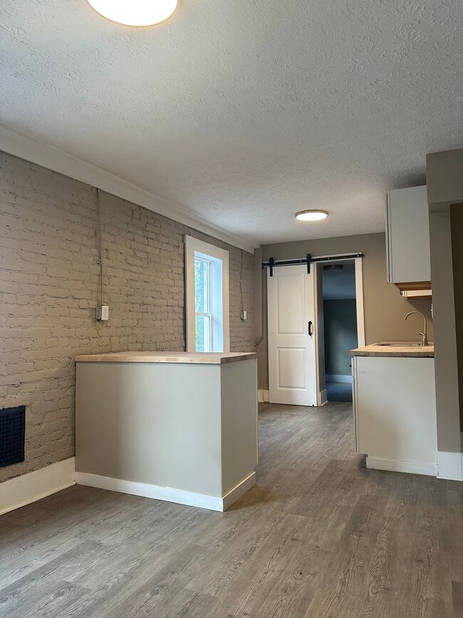Photo - 155-1-361-362 S Harris Ave Unit 361 1/2