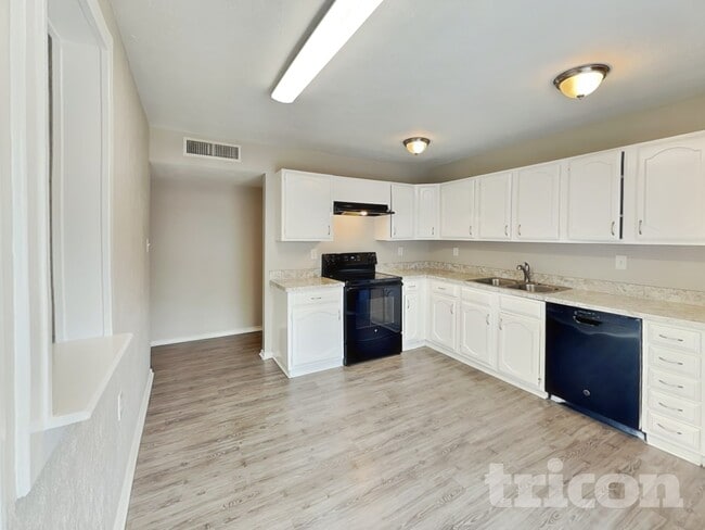 Photo - 7541 Christie Ln