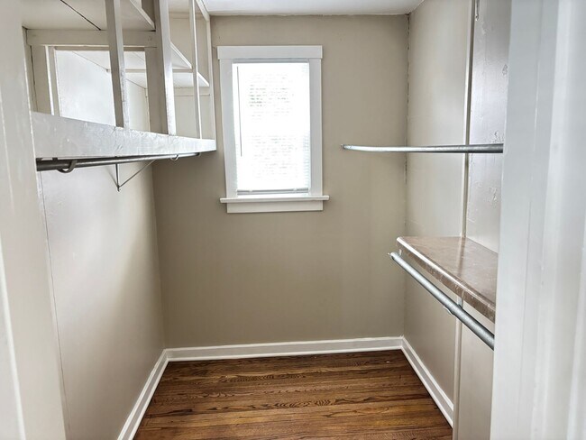 Photo - Newly Remodeled 4 Bedroom / 2 Bathroom House in the '07