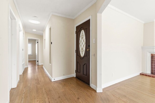 Building Photo - Updated Portola Single-Family Home w/ 2-Car Garage & Backyard