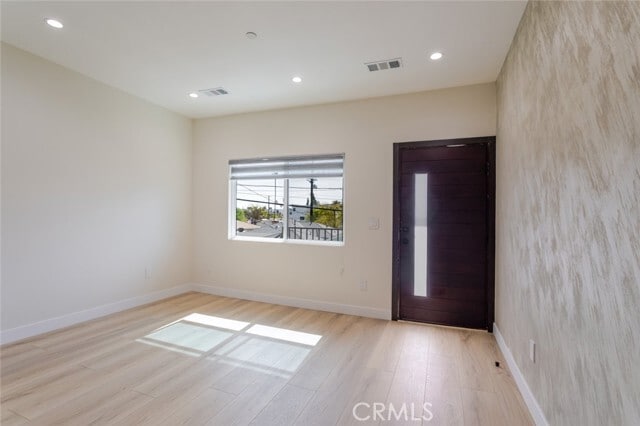 Photo - 11112 Emelita St
