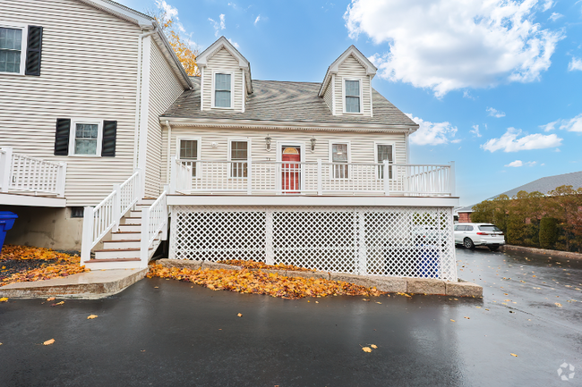 Building Photo - 71 Purchase St Unit 71 Rental