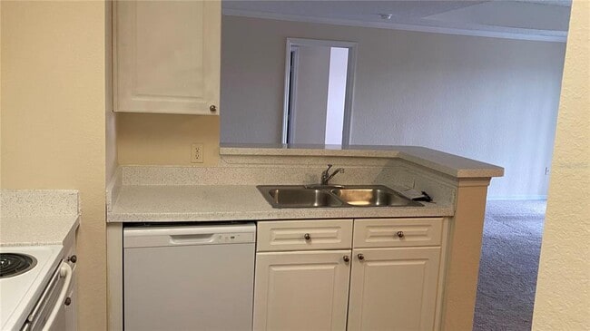 Photo - 18001 RICHMOND PLACE Dr Unit 1034