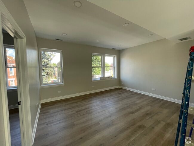 Building Photo - 2552 S Central Park Ave Unit 2 Rental