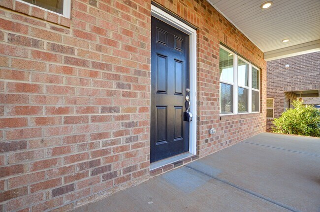 Photo - 3215 Lisburn St