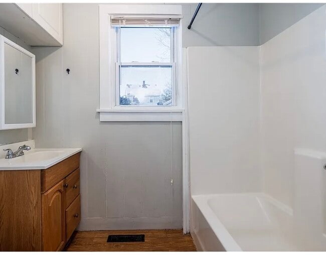 Photo - 18 Deland Park a