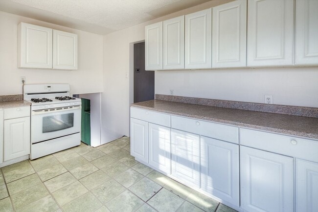 Photo - Split Level Near DE/MD line- Available in August