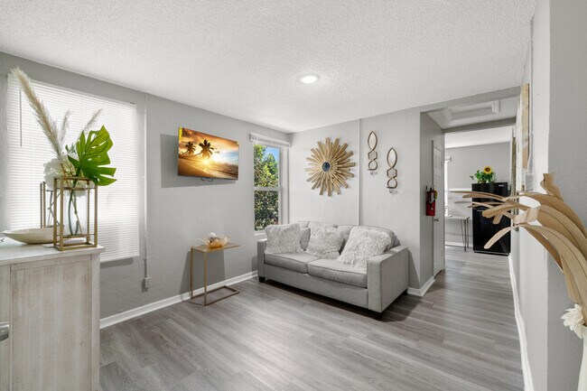 Photo - 511 16th St S