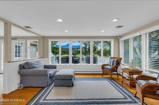 Photo - 218 3rd Ave