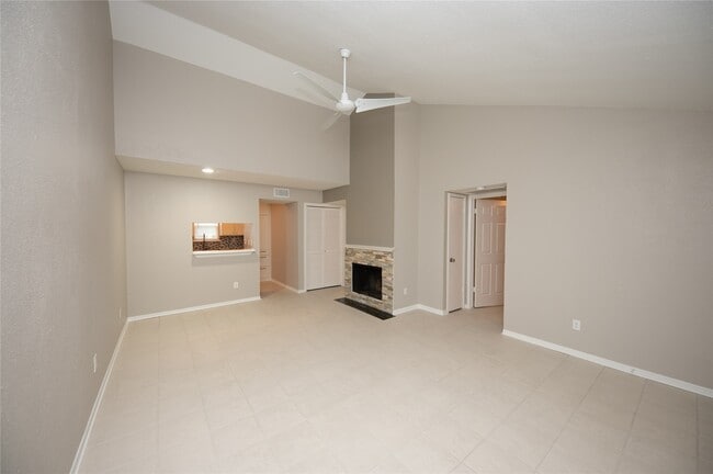 Photo - 1880 White Oak Dr Unit 118