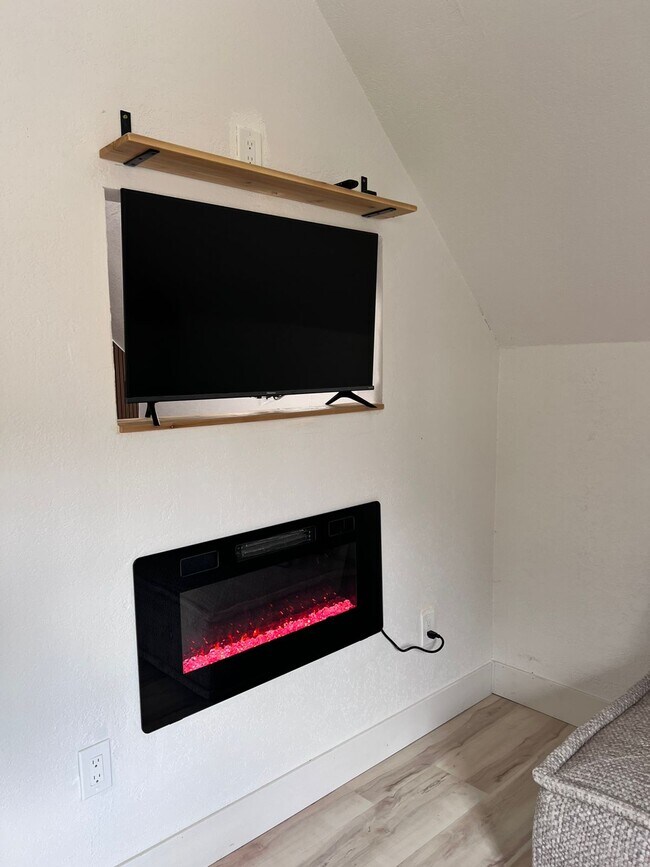 Photo - 496 Carr Ave